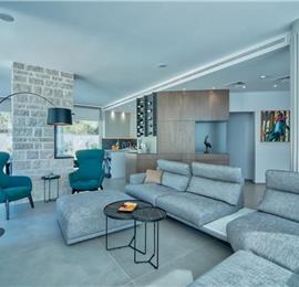6 bedroom villa with pool and roof terrace, Sveti Staffan, sleeps 12